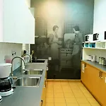 Centrum Private & Dorms Hostel *