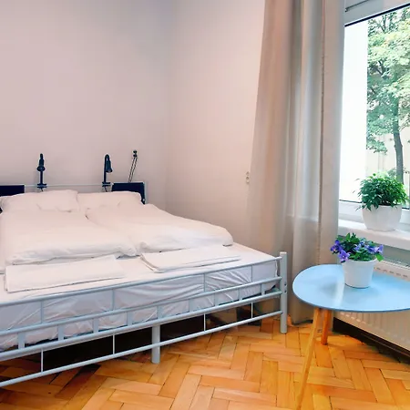 Centrum Private & Dorms Hostel
