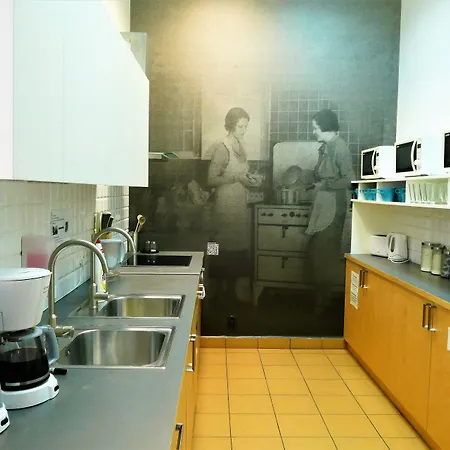 Centrum Private & Dorms Hostel *