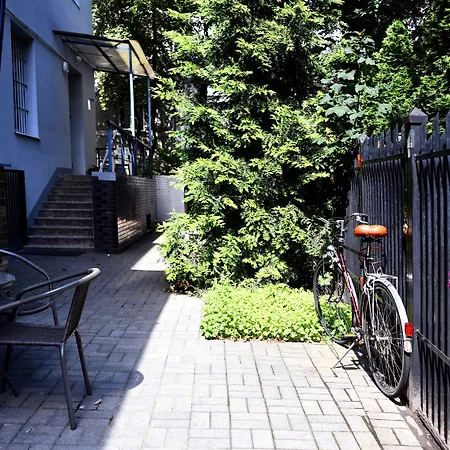 Centrum Private & Dorms بيت شباب