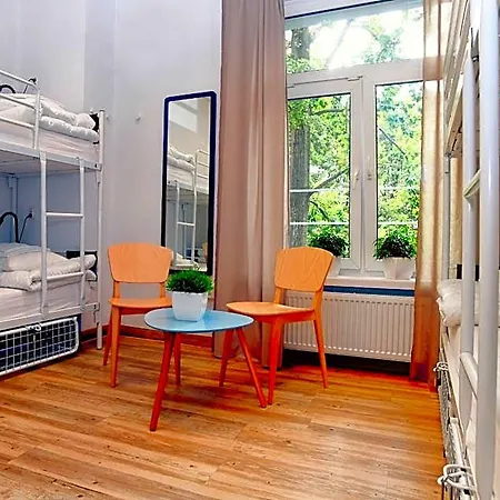 Centrum Private & Dorms بيت شباب