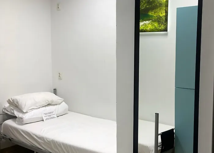 Хостел Centrum Private & Dorms *