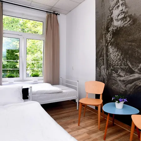 Centrum Private & Dorms Hostel *